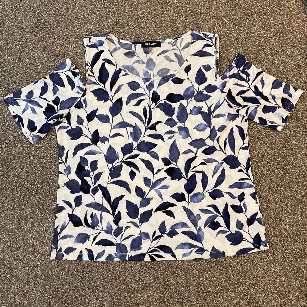 CUTE NINE WEST BLUE FLORAL TOP XL